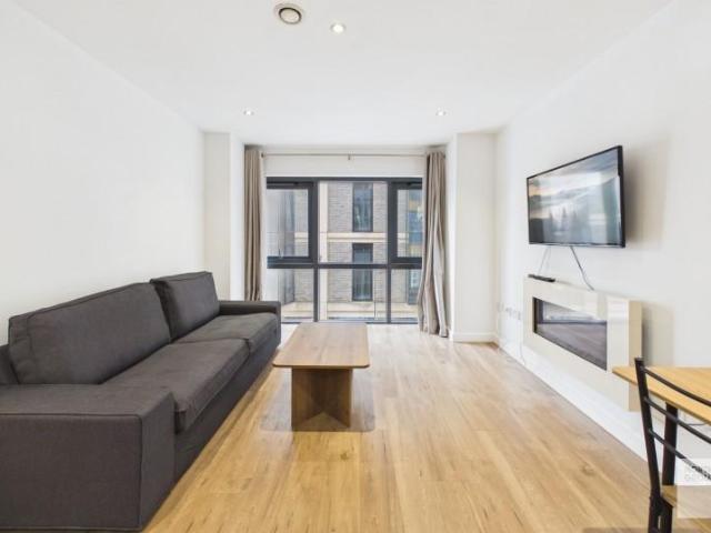 Nuovo: Manchester 2 bed apartment to rent £1,300 pcm £300 pw