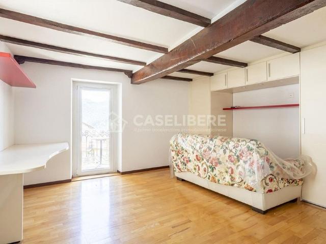 NUCLEAR FAMILY HOUSE WITH GARDEN IN BRÈ