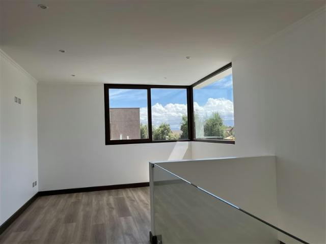 NUEVA 4 Dorm/3 Baños Brisas Norte. Colegio Highlands | 4 Dormitorios por 10500.00 en Colina