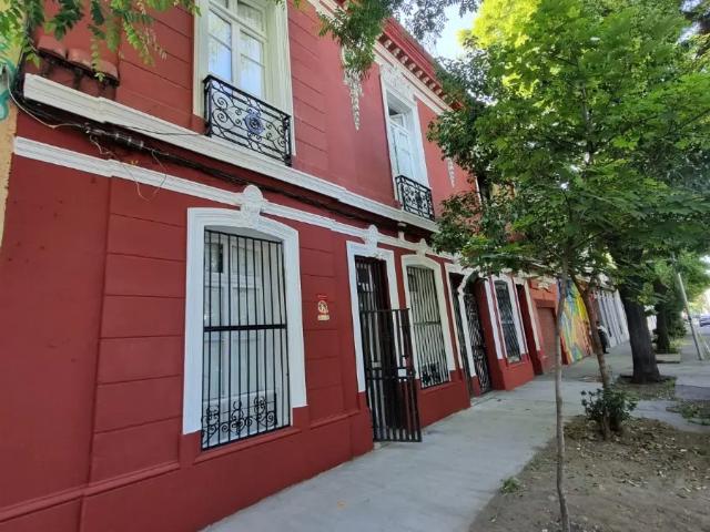 Nueva, totalmente remodelada 14 dormitor. 6 baños 2 cocinas