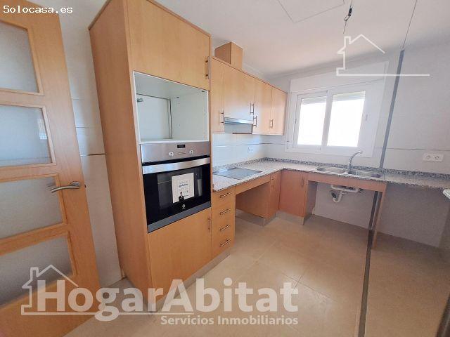 ¡NUEVA A ESTRENAR! JUNTO A LA PLAYA CON PISCINA, 2 TERRAZAS Y GARAJE