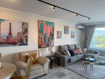 Middle Floor Apartment in Nueva Andalucía