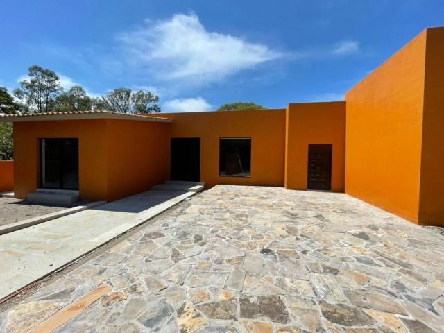NUEVA CASA AMPLIA 4 RECARAMARAS, 5 BAÑOS FRENTE A CAMPO DE GOLF