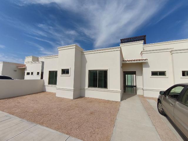 Nueva casa con alberca en Portobello