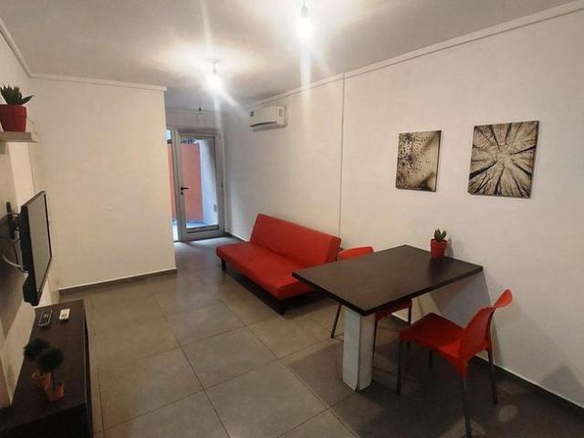 Nueva Córdoba: Exclusivo Depto de 1 Dor, Planta baja con Patio Semi Amoblado !