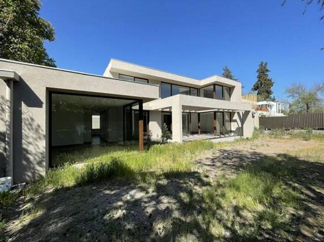 Nueva, En Condominio, En El Mejor Sector De La Dehesa