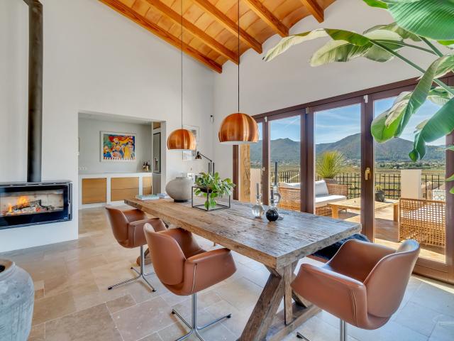 Nueva en el mercado, esta extraordinaria casa familiar disfr. 409m² Lliber