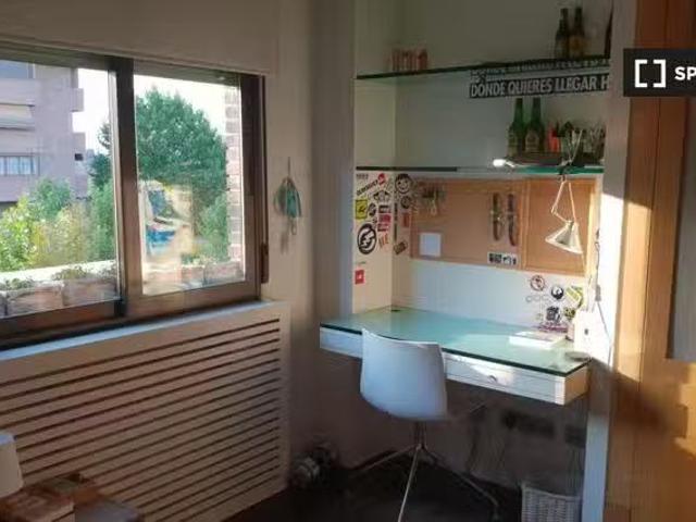 Nuevo Acogedora habitación en piso de 5 habitaciones en Mirasi.
