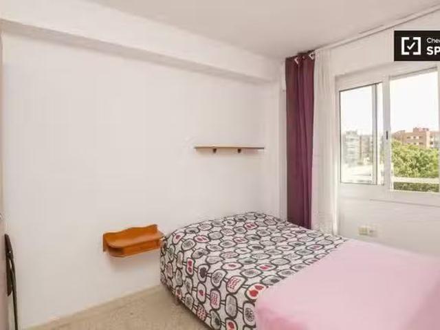 Bonito Alquiler habitaciones en Marina de Port, Barcelona