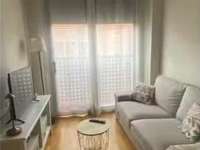 ¡Recién llegado! Apartamento de 2 dormitorios en alquiler en L.