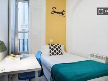 ¡Recién llegado! Cómoda habitación en apartamento en Puerta de.