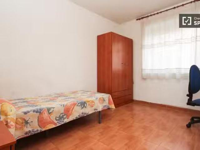 ¡Oferta! Gran habitación en piso compartido en Granada City Ce.