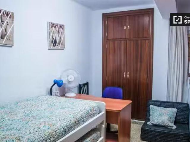 Encantador Habitación amueblada en un apartamento de 3 dormito.