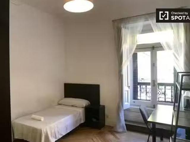 Acogedor Habitación compartida en alquiler en Trafalgar, Madrid