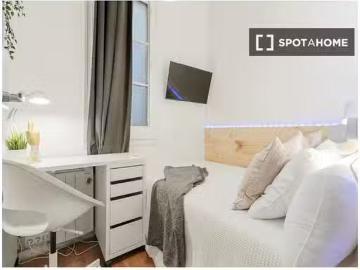 Único Habitación decorada en un apartamento de 9 dormitorios e.