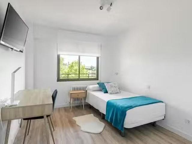 ¡Recién llegado! Habitación en Avenida de Pablo VI