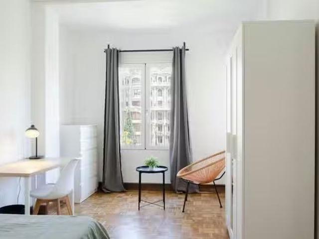Bonito Habitación en Avenida del Reino de Valencia, Ruzafa