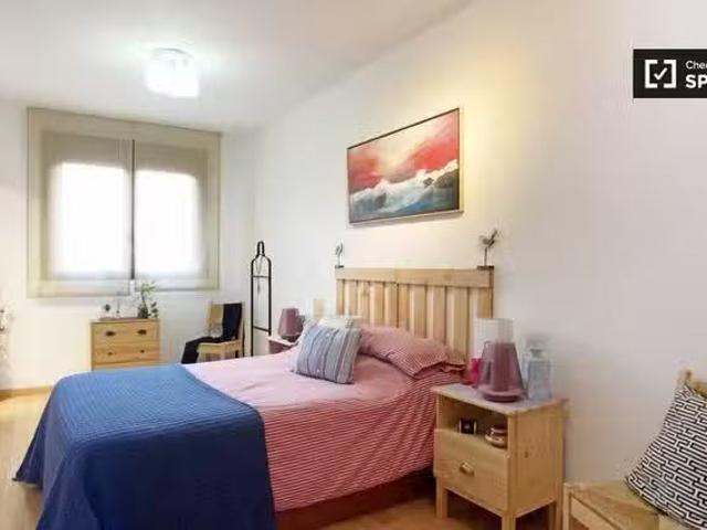 Único Habitación en alquiler en apartamento de 3 dormitorios e.