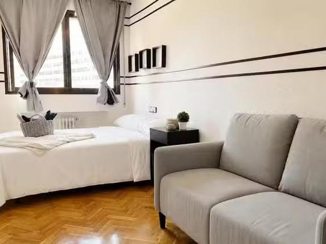 ¡Renta! Habitación en Calle Marqués de Lozoya, Estrella