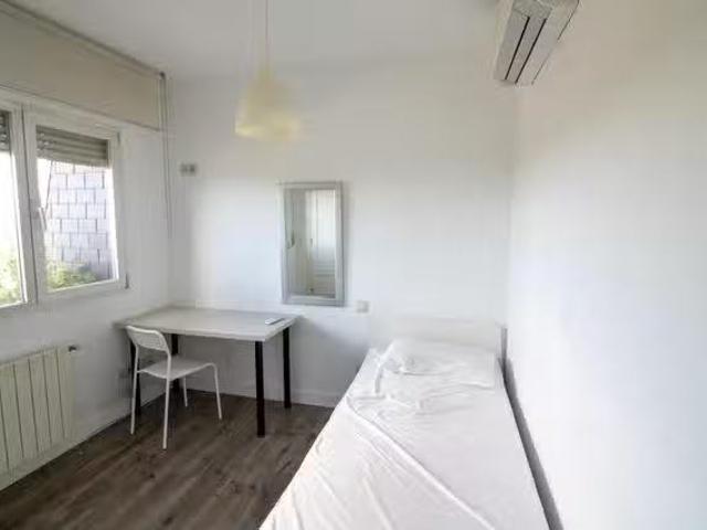 ¡Oferta! Habitación en Calle Burgos, La Cabaña