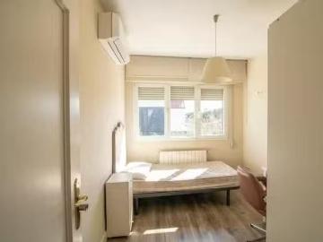 Único Habitación en Calle Burgos, La Cabaña