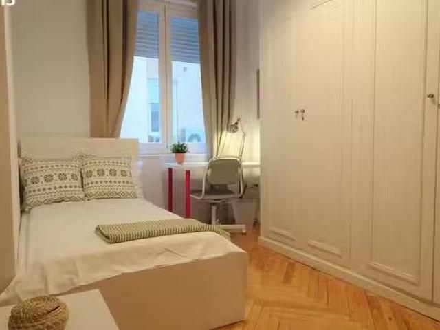 Barato Habitación en Calle de Miguel Ángel
