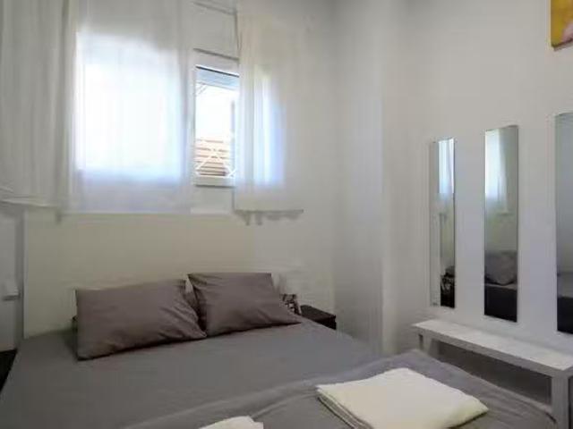 Bonito Habitación en Calle de Alconera, San Blas Canillejas