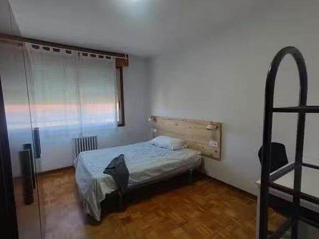 Barato Habitación en Calle de Alfonso El Batallador, Iturrama
