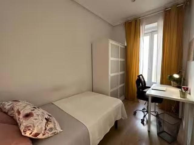 Bonito Habitación en Calle de Bailén