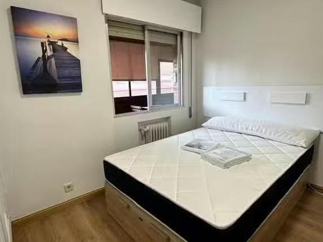 ¡En alquiler! Habitación en Calle de Bocángel, Fuente del Berro