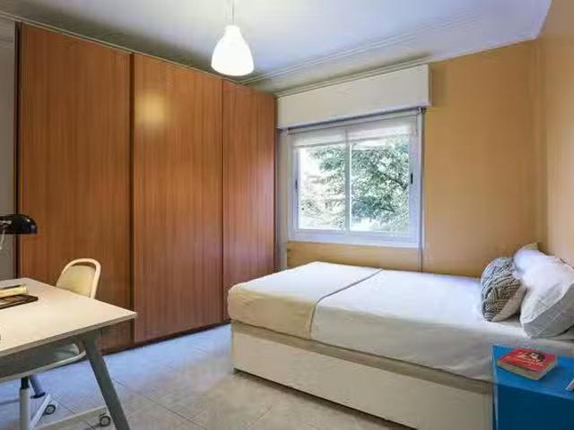 Barato Habitación en Calle de Cartagena, Guindalera