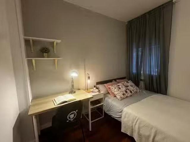 Único Habitación en Calle de Cea Bermúdez