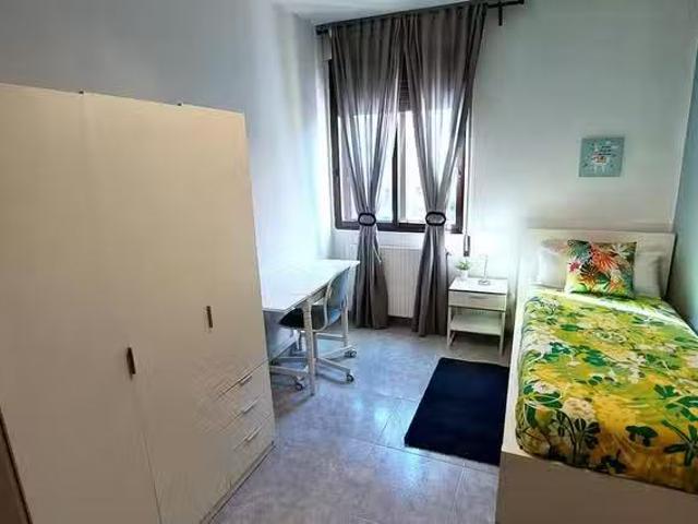 Encantador Habitación en Calle de Francisco Silvela, Salamanca