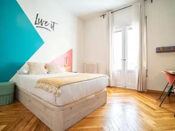 Encantador Habitación en Calle de Luchana