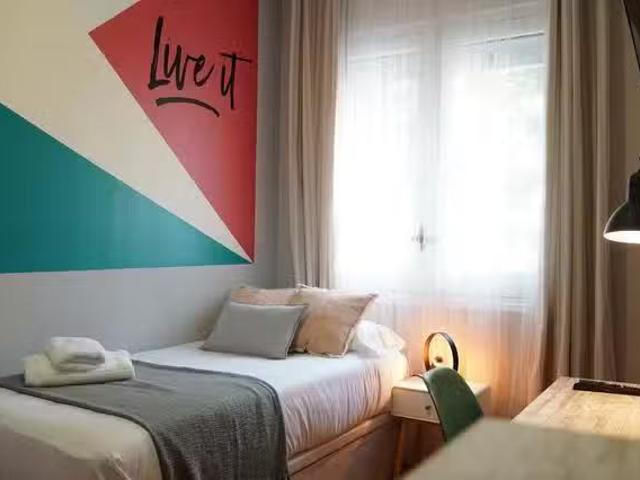 ¡Oferta! Habitación en Calle de Luchana