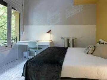 Bonito Habitación en Calle de Sagasta, Trafalgar