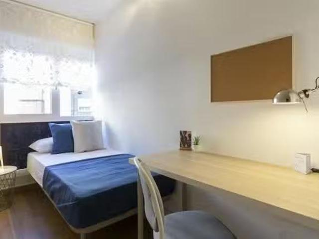 Único Habitación en Calle de Turaco, Puerta del Ángel