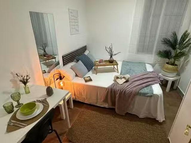 Único Habitación en Calle del Ave María, Centro