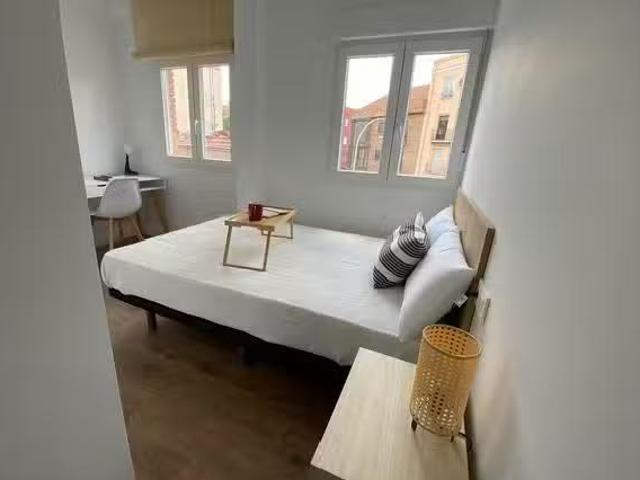 Nuevo Habitación en Calle del Doctor Urquiola, Vista Alegre