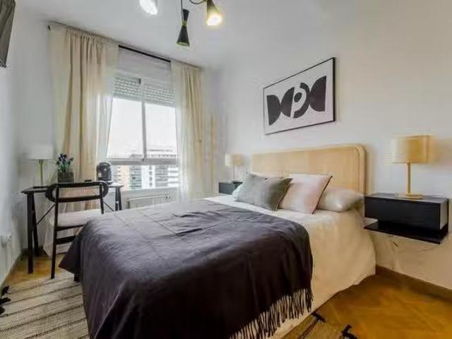 Bonito Habitación en Calle del Oriana, Delicias