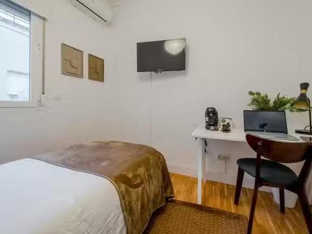 Bonito Habitación en Calle Doctor Castelo, Ibiza