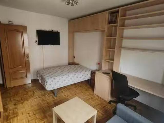 Nuevo Habitación en Calle la Violetera, Palomeras Bajas