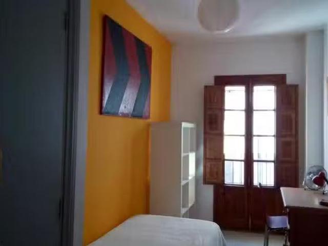Nuevo Habitación en Calle Padre Manjón, Casco Antiguo