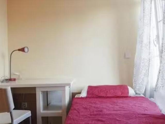 Nuevo Habitación en Calle Sil