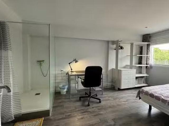 Bonito Habitación en Carrer de Campillo de Altobuey, Poblados.