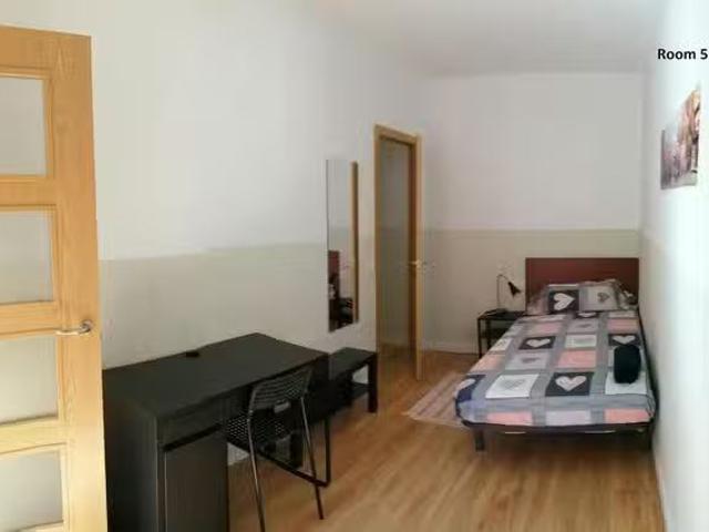 Bonito Habitación en Carrer de la Lluna, Ciutat Vella