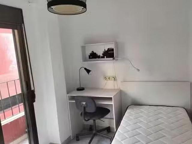 Acogedor Habitación en Carrer de l'Actor Llorens