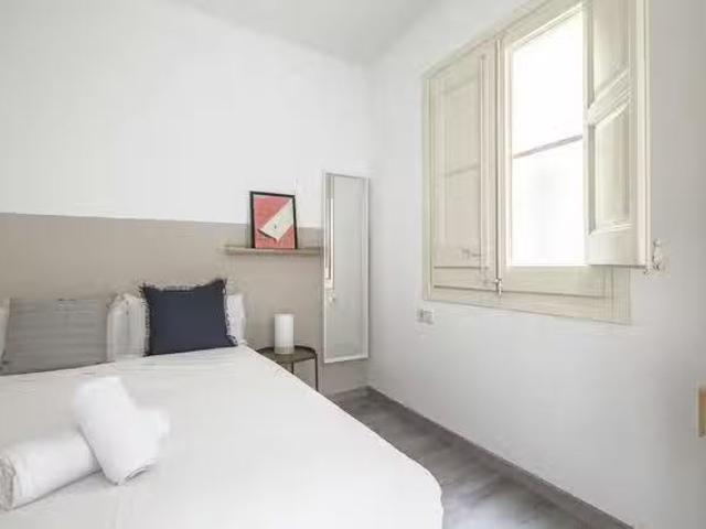 Bonito Habitación en Carrer de Mallorca, Sagrada Familia