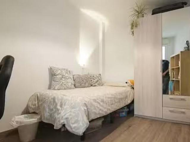 ¡Renta! Habitación en Carrer de Molinell