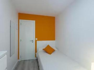 ¡Renta! Habitación en Carrer del Mestre Lope